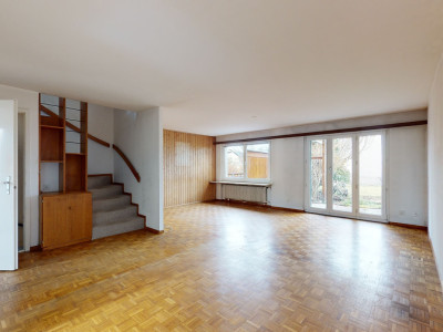 Charmantes Reihenhaus mit grosszügigem Garten und viel Ausbaupotential image 2