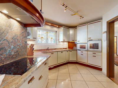 Splendide et spacieuse villa de standing avec jardin et magnifique vue image 7