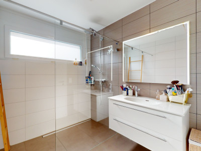 Magnifique appartement contemporain avec véranda et jardin! image 9