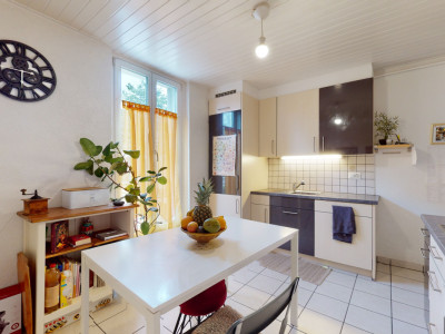 Appartement avec beaucoup de cachet à proximité de la gare de Peseux image 3