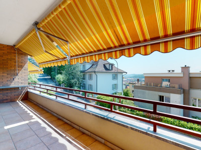 Helle Wohnung mit Balkon und Aussicht, VERKAUFT MIT ADDITIONAL STUDIO image 3