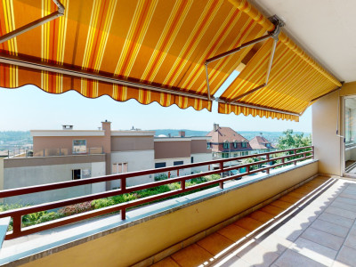 Helle Wohnung mit Balkon und Aussicht, VERKAUFT MIT ADDITIONAL STUDIO image 12