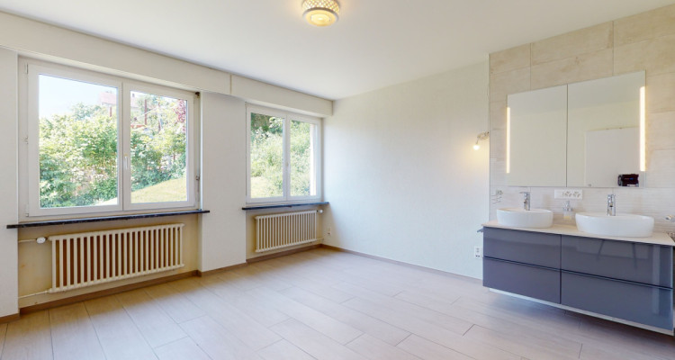Helle Wohnung mit Balkon und Aussicht, VERKAUFT MIT ADDITIONAL STUDIO image 7