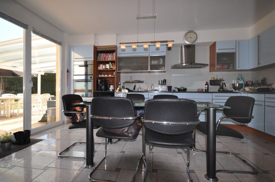 Spacieuse et belle villa lumineuse à vendre à Bassins 8.5 pièces 280 m2