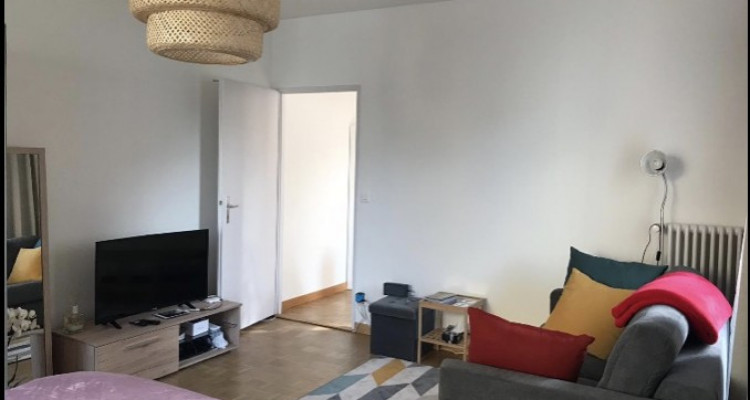 Bel appartement lumineux de 3 pièces situé aux Eaux-Vives. image 1