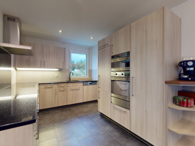 Helle 5.5-Zimmer-Attikawohnung mit Seesicht image 5