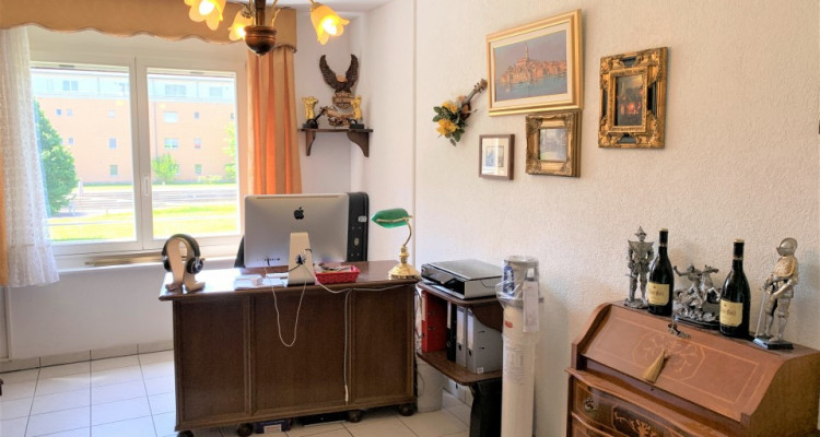 grosszügige 4.5 Zimmer Wohnung an bester Lage image 5