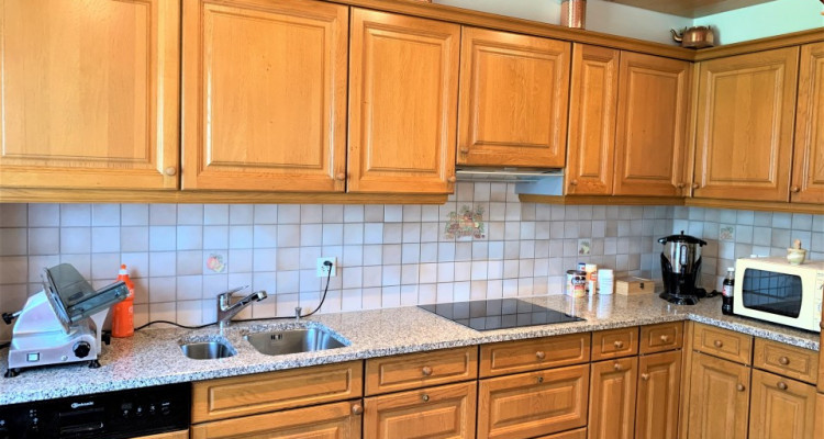 grosszügige 4.5 Zimmer Wohnung an bester Lage image 12