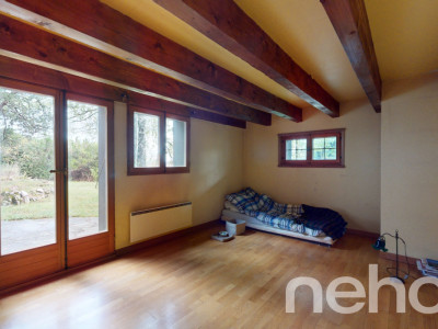 Charmant chalet disposant de beaux volumes et de spacieux extérieurs image 9