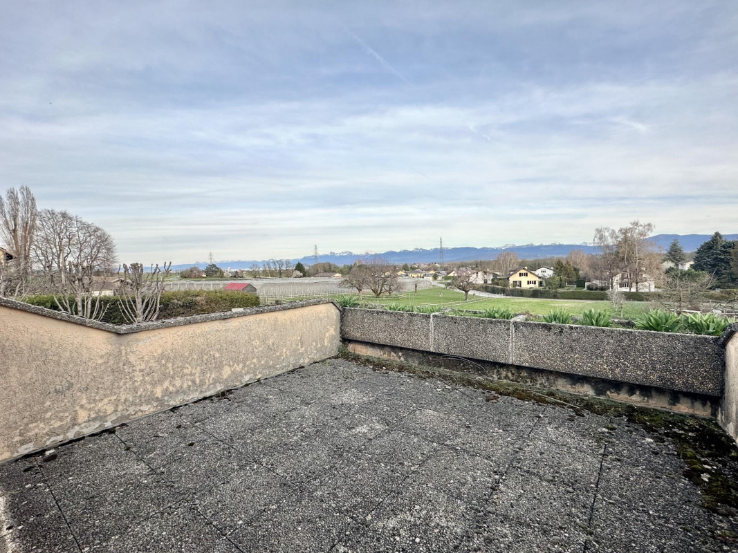 Maison mitoyenne entièrement à rénover avec vue dégagée 7.5 pièces 254 m2 à Nyon