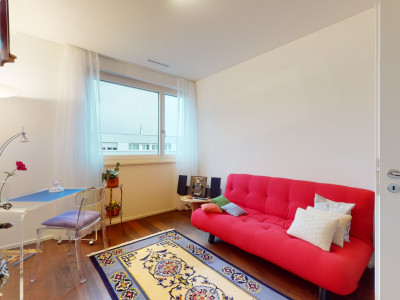 Neuwertige 5.5-Zimmer-Attikawohnung mit Sicht ins Grüne image 11