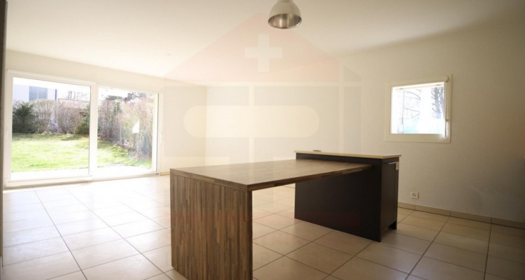 Bel Appartement MINERGIE de 5 pièces avec 102 de jardin image 2