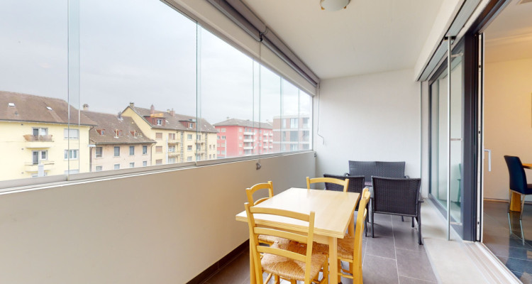 Geräumige und helle Minergie-Wohnung mit Loggia und grossem Balkon image 6
