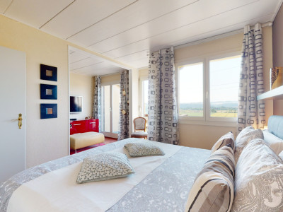 Maison de 5,5 pièces en situation dominante à Treycovagnes image 9