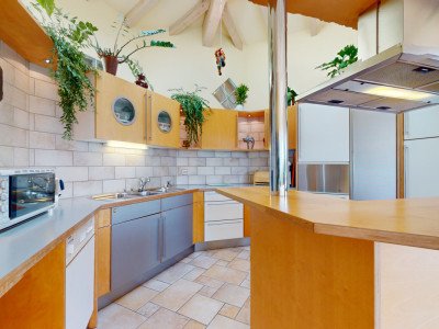 Rare à la vente : Maison individuelle avec garage intégré! image 4